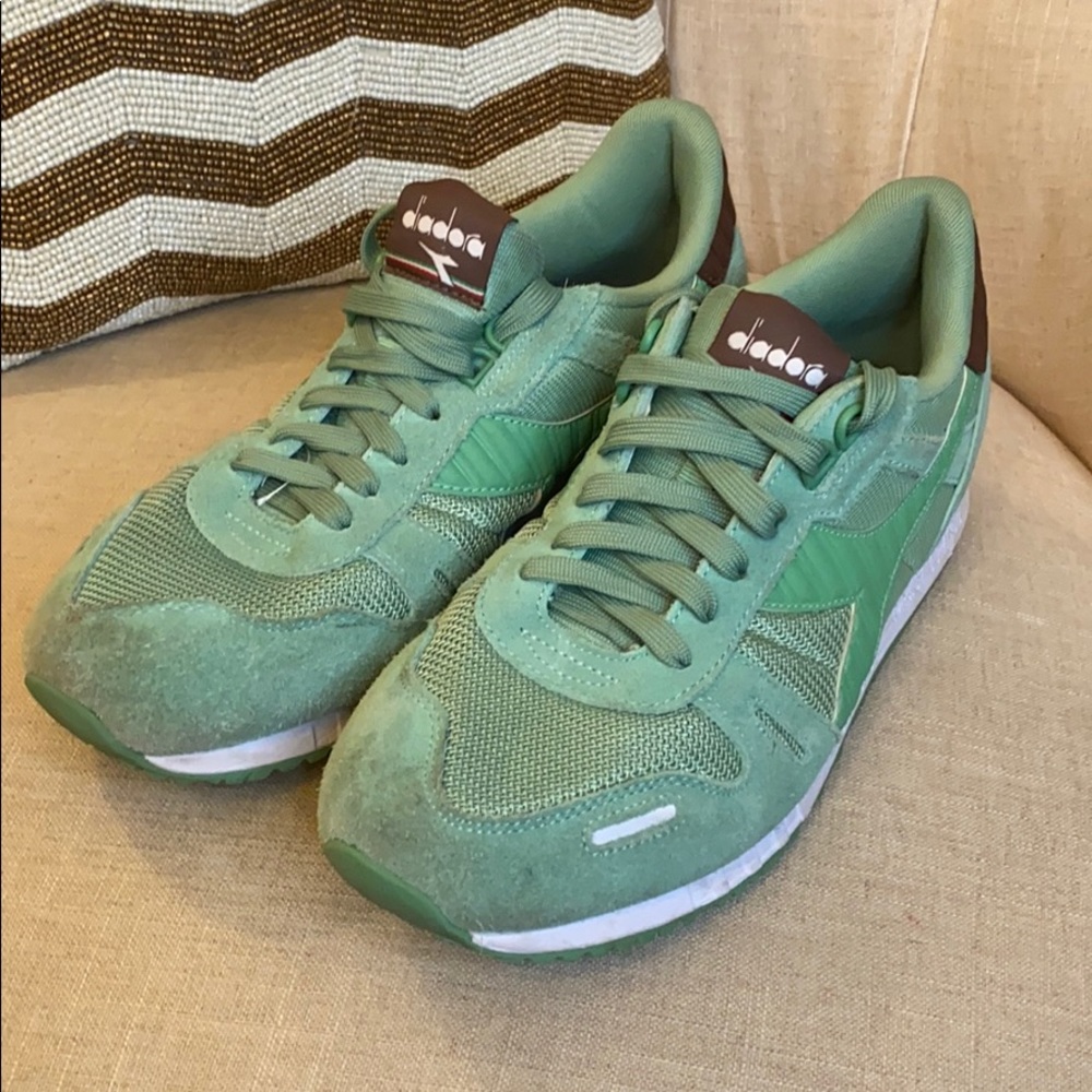 Diadora impact control suede tennis shoes